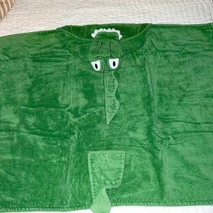 Pottery Barn Alligator Toddler Bath Towel
